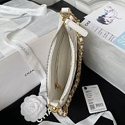 Chanel Hobo Bag White Size 15 x 23.5 x 2 cm - 2
