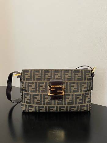 Fendi Baguette Zipper Shoulder Bag Size 30 x 18 x 12 cm