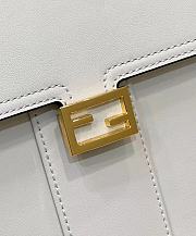 Fendi Peekaboo Handbag White Size 33.5 x 13 x 25.5 cm - 3