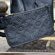 Louis Vuitton LV M46288 CarryAll PM Bag Size 29.5 x 24 x 12 cm - 5