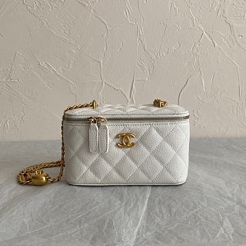 Chanel White Quilted Caviar Vanity Case Bag Size 16.5 × 8 × 10 cm