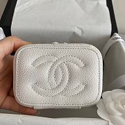 Chanel White Quilted Caviar Vanity Case Bag Mini Size 10 × 7 × 9 cm - 3