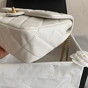 Chanel Caviar Flap Bag White Size 23 × 8 × 16 cm - 5