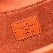 Louis Vuitton LV Hide and Seek Epi Leather Orange Size 21 x 15 x 8 cm - 5