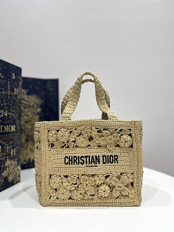 Dior Book Tote In Raffia Size 26.5 x 14 x 21 cm