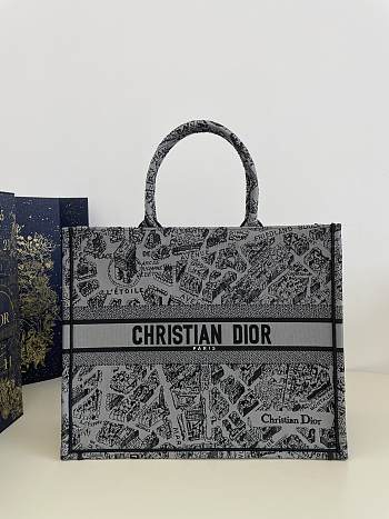 Dior Book Tote Large Gray Size 42 x 18 x 35 cm