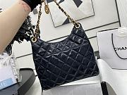 Chanel Hobo Bag Black Size 22.5 x 21.5 x 7 cm - 4