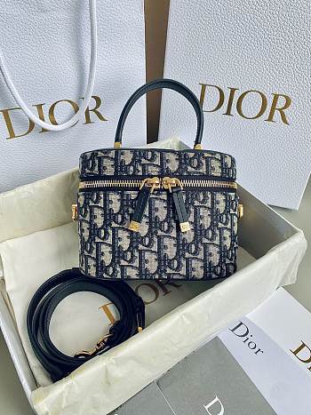 Dior Vanity Cosmetic Case Size 16 × 11 × 9.5 cm