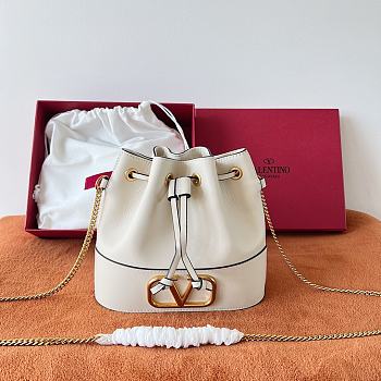 Valentino Mini Sheepskin Bucket Bag White Size 20 x 17 x 8 cm