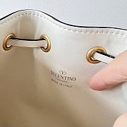 Valentino Mini Sheepskin Bucket Bag White Size 20 x 17 x 8 cm - 3