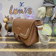 Louis Vuitton LV Montsouris Messenger Bag M23097 Brown Size 34 x 19 x 11 cm - 4