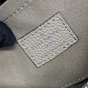 Louis Vuitton LV Baia PM Mahina Leather M22820 Light Coffee Size 26 x 17 x 7.5 cm - 5