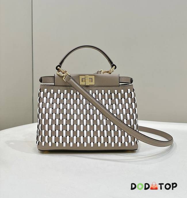 Fendi Iconic Peekaboo Small Handbag Size 24 x 10.5 x 18.5 cm - 1