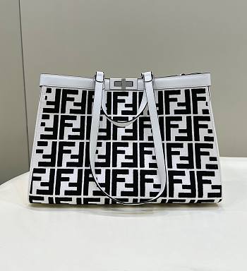 Fendi Peekaboo Tote Bag Black/White 01 Size 41 × 11 × 27 cm