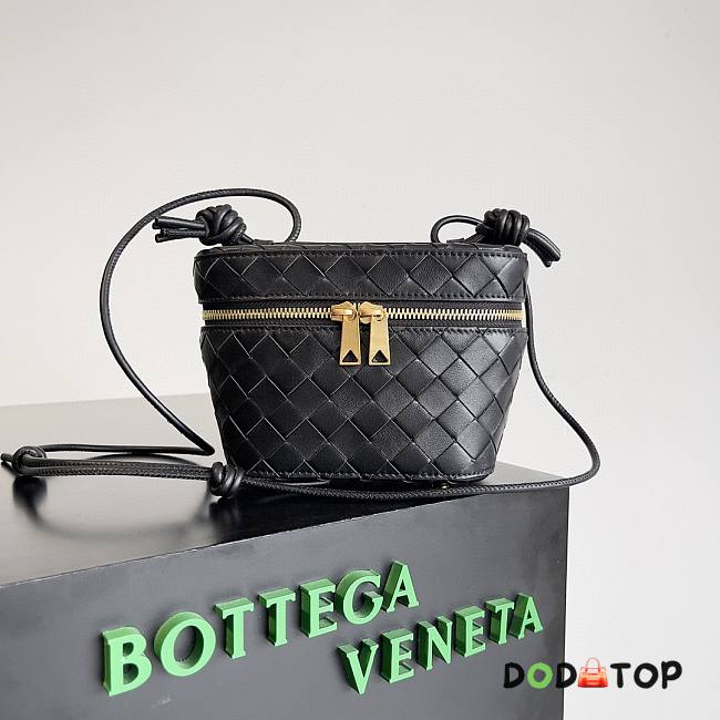  Bottega Veneta Intrecciato Nappa Mini Shoulder Bag Size 18 x 12 cm - 1