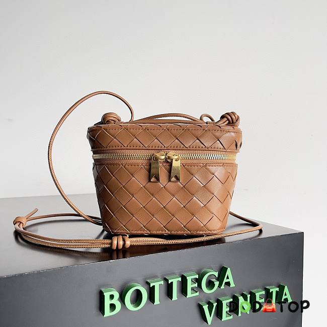 Bottega Veneta Intrecciato Nappa Mini Shoulder Bag Brown Size 18 x 12 cm - 1