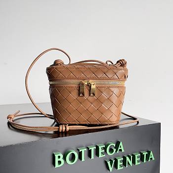 Bottega Veneta Intrecciato Nappa Mini Shoulder Bag Brown Size 18 x 12 cm