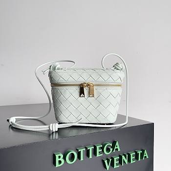 Bottega Veneta Intrecciato Nappa Mini Shoulder Bag White Size 18 x 12 cm