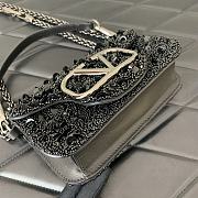 Valentino Garavani Supervee Small Leather Top Handle Bag Black Size 19 x 10.5 x 5 cm - 2