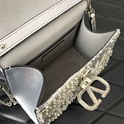 Valentino Garavani Vsling Mini 3D Sequins Top-Handle Bag 02 Size 19 x 13 x 9 cm - 5