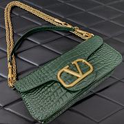 Valentino Garavani Loco Handbag Green Size 27 x 13 x 6 cm - 3