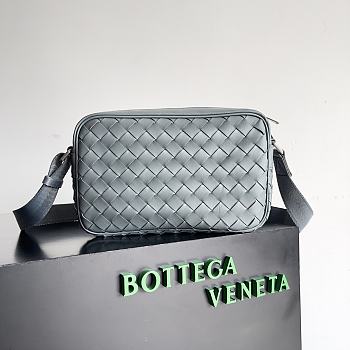Bottega Veneta Small Intrecciato Camera Bag Gray Size 25 x 16 x 7.5 cm