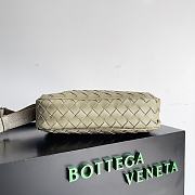 Bottega Veneta Small Intrecciato Camera Bag Beige Size 25 x 16 x 7.5 cm - 4