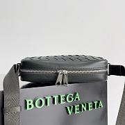 Bottega Veneta Small Intrecciato Camera Bag Black Size 25 x 16 x 7.5 cm - 5