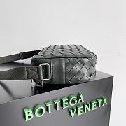 Bottega Veneta Small Intrecciato Camera Bag Black Size 25 x 16 x 7.5 cm - 3