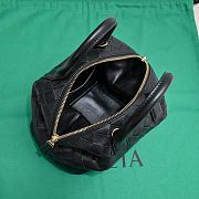 Bottega Veneta Handbag Black Size 20.5 x 15.5 x 10 cm - 5