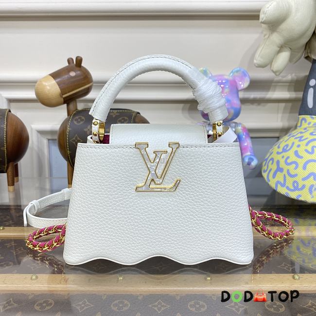 Louis Vuitton LV Capucines Mini Handbag M22121 White Size 21 x 14 x 8 cm - 1