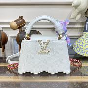 Louis Vuitton LV Capucines Mini Handbag M22121 White Size 21 x 14 x 8 cm - 1