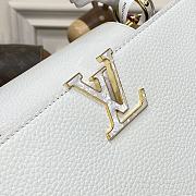 Louis Vuitton LV Capucines Medium Handbag M22121 White Size 31 x 21 x 11 cm - 4