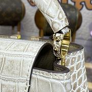 Louis Vuitton LV Capucines Mini Handbag M48865 Size 21 x 14 x 8 cm - 5