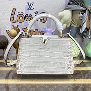 Louis Vuitton LV Capucines Small Handbag M48865 Size 27 x 18 x 9 cm - 1