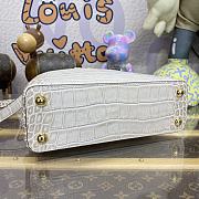 Louis Vuitton LV Capucines Small Handbag M48865 Size 27 x 18 x 9 cm - 6