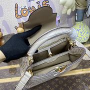 Louis Vuitton LV Capucines Small Handbag M48865 Size 27 x 18 x 9 cm - 4