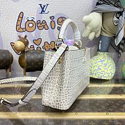Louis Vuitton LV Capucines Small Handbag M48865 Size 27 x 18 x 9 cm - 2