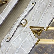 Louis Vuitton LV Capucines Medium Handbag M48865 Size 31 x 21 x 11 cm - 5