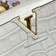Louis Vuitton LV Capucines Medium Handbag M48865 Size 31 x 21 x 11 cm - 4