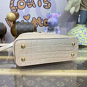 Louis Vuitton LV Capucines Mini Handbag M48865 Pink Size 21 x 14 x 8 cm - 4