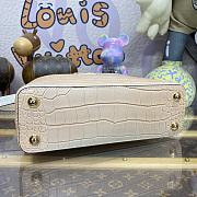 Louis Vuitton LV Capucines Small Handbag M48865 Pink Size 27 x 18 x 9 cm - 2