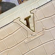 Louis Vuitton LV Capucines Medium Handbag M48865 Pink Size 31 x 21 x 11 cm - 4