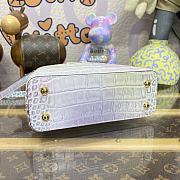 Louis Vuitton LV Capucines Mini Handbag M48865 01 Size 21 x 14 x 8 cm - 3
