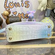 Louis Vuitton LV Capucines Small Handbag M48865 01 Size 27 x 18 x 9 cm - 6