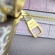 Louis Vuitton LV Capucines Small Handbag M48865 01 Size 27 x 18 x 9 cm - 3