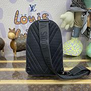 Louis Vuitton LV Pilot Slingbag Aerogram Size 20 x 30 × 4 cm - 5