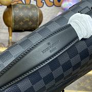 Louis Vuitton LV Montsouris Messenger Bag M46685 Size 34 x 19 x 11 cm - 4