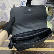 Louis Vuitton LV Montsouris Messenger Bag M46685 Black Size 34 x 19 x 11 cm - 4