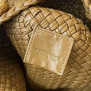 Bottega Veneta Tosca Intrecciato Leather Shoulder Bag Size 27 x 18 x 8 cm - 3
